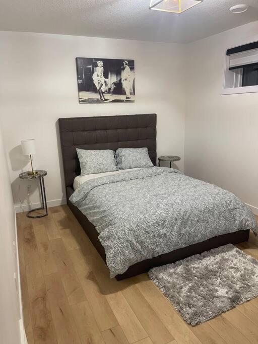 Stylish 2 Bedroom Suite In Sw Edmonton Close To Windermere And Edmonton International Airport Exterior photo